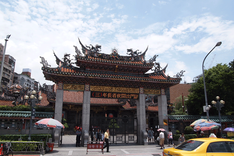 はじめての台湾、2泊3日満喫観光モデルプラン：龍山寺
