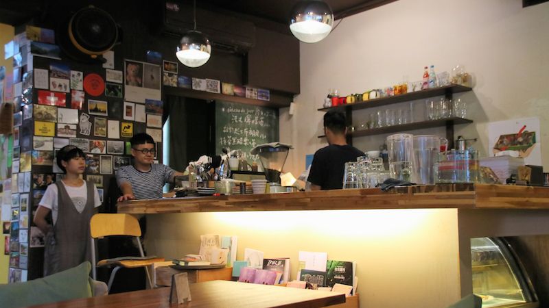 台湾おすすめカフェ：台北の隠れ家的ブックカフェ「窩著咖啡 Perch Café」